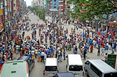 4 dead over offensive Facebook post in Bangladesh | 4 dead over offensive Facebook post in Bangladesh