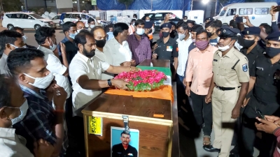 Army jawan killed in Leh landslide, cremated in Telangana | Army jawan killed in Leh landslide, cremated in Telangana Army jawan killed in Leh landslide, cremated in Telangana | Army jawan killed in Leh landslide, cremated in Telangana
