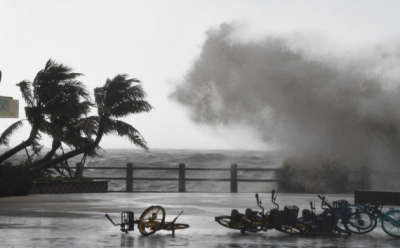 Typhoon Kompasu makes landfall in China's island province | Typhoon Kompasu makes landfall in China's island province