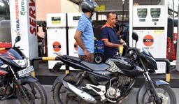 Oil prices continue to surge amid growing Israel-Iran tensions | Oil prices continue to surge amid growing Israel-Iran tensions Oil prices continue to surge amid growing Israel-Iran tensions | Oil prices continue to surge amid growing Israel-Iran tensions
