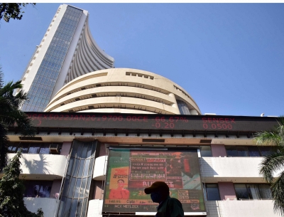 Indian equity slumps further in closing hours; Sensex 2,702 pts down | Indian equity slumps further in closing hours; Sensex 2,702 pts down