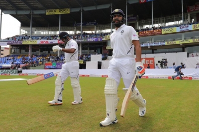 Rohit joins Indian squad ahead of third Test | Rohit joins Indian squad ahead of third Test
