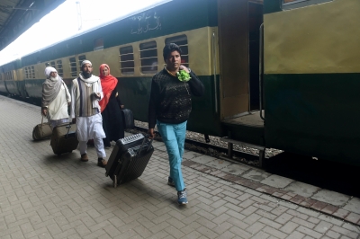 Pakistan set to resume train services | Pakistan set to resume train services