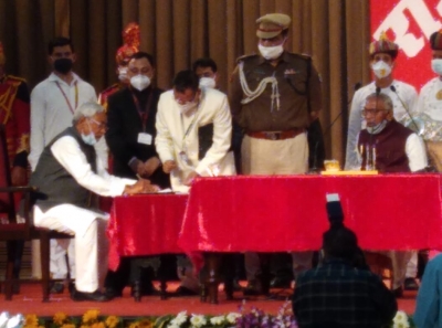 Nitish Kumar sworn in as Bihar Chief Minister | Nitish Kumar sworn in as Bihar Chief Minister