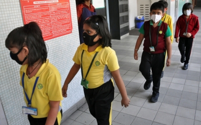 Over 50 schools in Noida fined Rs 1L each for not refunding 15% fees | Over 50 schools in Noida fined Rs 1L each for not refunding 15% fees Over 50 schools in Noida fined Rs 1L each for not refunding 15% fees | Over 50 schools in Noida fined Rs 1L each for not refunding 15% fees