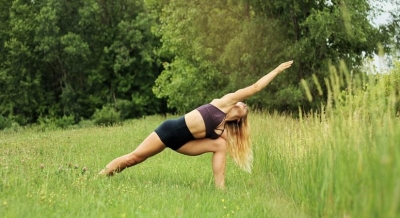 Health Benefits of Half-Moon Yoga posture | Health Benefits of Half-Moon Yoga posture