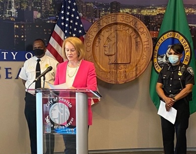 Seattle Mayor signs order to evaluate police dept functions | Seattle Mayor signs order to evaluate police dept functions