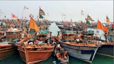 Cong promises sops to woo fishing community in poll-bound Gujarat | Cong promises sops to woo fishing community in poll-bound Gujarat