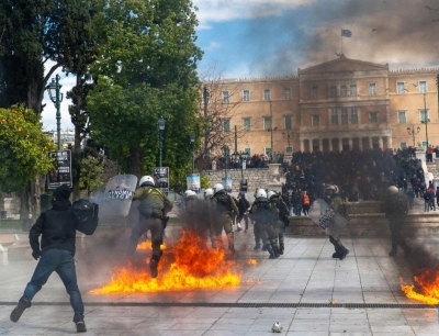 Greece paralysed by general strike over deadly train accident | Greece paralysed by general strike over deadly train accident
