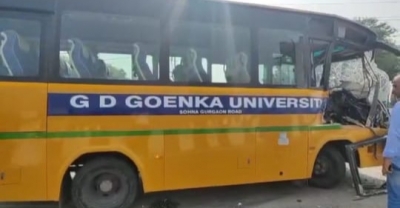 Gurugram: Narrow University escape for students in bus-tractor trolley collision | Gurugram: Narrow University escape for students in bus-tractor trolley collision