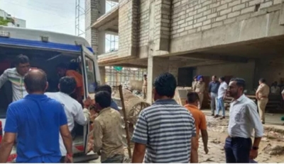 Six labourers killed as lift collapses in under-construction building in Ahmedabad | Six labourers killed as lift collapses in under-construction building in Ahmedabad