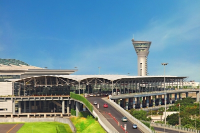 Five flights diverted due to bad weather at Hyderabad Airport | Five flights diverted due to bad weather at Hyderabad Airport