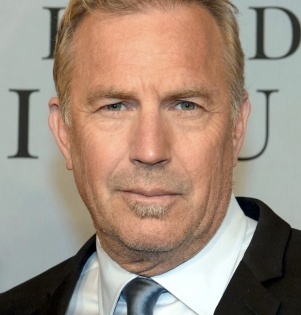 Kevin Costner delivers moving tribute to Whitney and her real 'bodyguard' | Kevin Costner delivers moving tribute to Whitney and her real 'bodyguard'