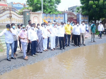 TDP leaders inspect potholes on roads in Andhra's Krishna, detain by police for traffic obstruction | TDP leaders inspect potholes on roads in Andhra's Krishna, detain by police for traffic obstruction