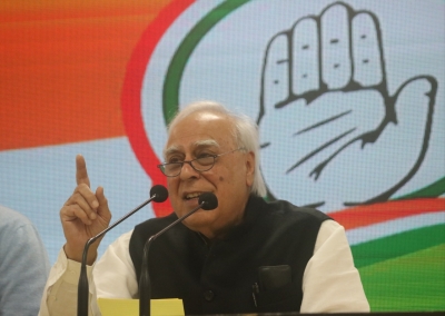 Sibal's private dinner party becomes talk of the town in Lutyens' Delhi | Sibal's private dinner party becomes talk of the town in Lutyens' Delhi