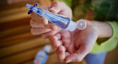 Too much hand sanitiser can lead to severe hand dermatitis | Too much hand sanitiser can lead to severe hand dermatitis Too much hand sanitiser can lead to severe hand dermatitis | Too much hand sanitiser can lead to severe hand dermatitis
