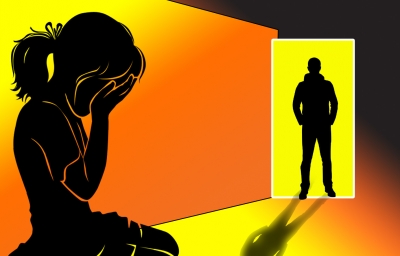 UP: Trader held for molesting minor girl in lift | UP: Trader held for molesting minor girl in lift