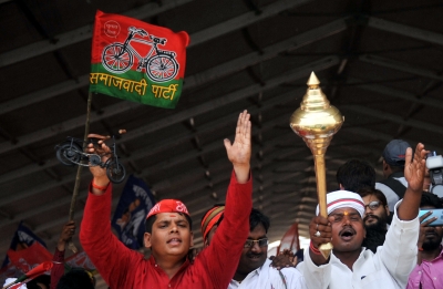 SP launches 'Yuva Ghera' youth campaign in UP | SP launches 'Yuva Ghera' youth campaign in UP