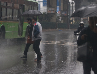 Power cuts in Delhi amid heavy rain, strong winds | Power cuts in Delhi amid heavy rain, strong winds Power cuts in Delhi amid heavy rain, strong winds | Power cuts in Delhi amid heavy rain, strong winds