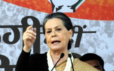 Sonia Gandhi makes mark, old guard to the forefront | Sonia Gandhi makes mark, old guard to the forefront
