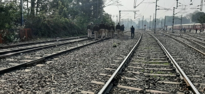 Andhra Pradesh gets Rs 9,138 crore for railways, Telangana Rs 5,071 crore | Andhra Pradesh gets Rs 9,138 crore for railways, Telangana Rs 5,071 crore Andhra Pradesh gets Rs 9,138 crore for railways, Telangana Rs 5,071 crore | Andhra Pradesh gets Rs 9,138 crore for railways, Telangana Rs 5,071 crore