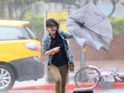 44 injured, thousands without power as typhoon Haikui slams Taiwan | 44 injured, thousands without power as typhoon Haikui slams Taiwan 44 injured, thousands without power as typhoon Haikui slams Taiwan | 44 injured, thousands without power as typhoon Haikui slams Taiwan