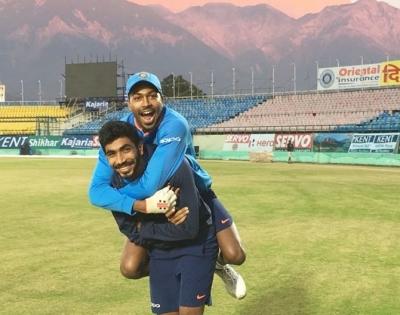 Hardik Pandya, Jasprit Bumrah feature in Ricky Ponting's top five World T20I players | Hardik Pandya, Jasprit Bumrah feature in Ricky Ponting's top five World T20I players
