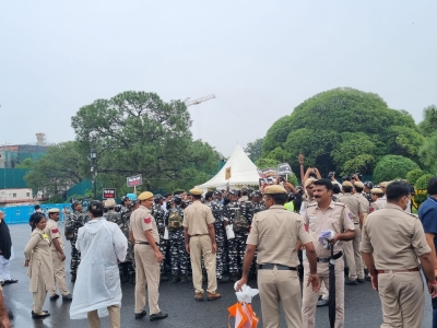 Congress protest march: Rahul detained by Delhi Police | Congress protest march: Rahul detained by Delhi Police