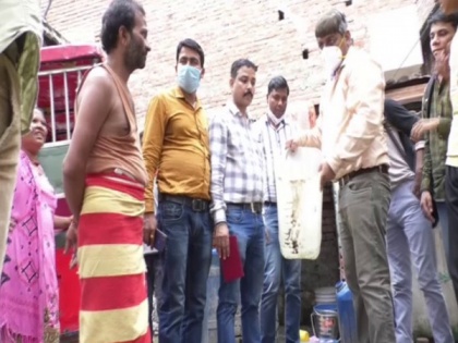 Central health team conducts door-to-door inspection in UP's Firozabad, holds meeting with officials | Central health team conducts door-to-door inspection in UP's Firozabad, holds meeting with officials