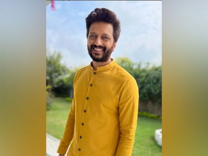 Riteish Deshmukh greets brother Amit on birthday with their childhood picture | Riteish Deshmukh greets brother Amit on birthday with their childhood picture