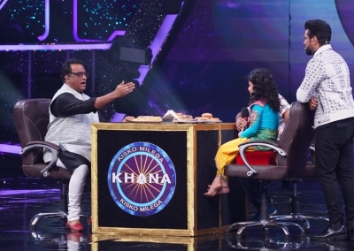 Anurag Basu plays food games in 'Super Dancer 4' | Anurag Basu plays food games in 'Super Dancer 4' Anurag Basu plays food games in 'Super Dancer 4' | Anurag Basu plays food games in 'Super Dancer 4'