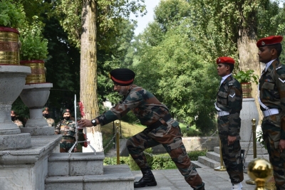 Army's Chinar Corps pays tributes to Kargil war heroes | Army's Chinar Corps pays tributes to Kargil war heroes