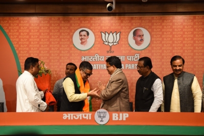 Tripura: CPI-M MLA, Trinamool leader join BJP | Tripura: CPI-M MLA, Trinamool leader join BJP