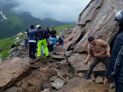 Landslides shut Chandigarh-Manali highway | Landslides shut Chandigarh-Manali highway Landslides shut Chandigarh-Manali highway | Landslides shut Chandigarh-Manali highway