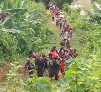 Fresh influx of refugees into Mizoram as clashes intensify in Myanmar | Fresh influx of refugees into Mizoram as clashes intensify in Myanmar