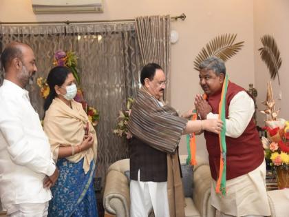 Telangana Congress treasurer Gudur Narayan Reddy quits party, joins BJP | Telangana Congress treasurer Gudur Narayan Reddy quits party, joins BJP