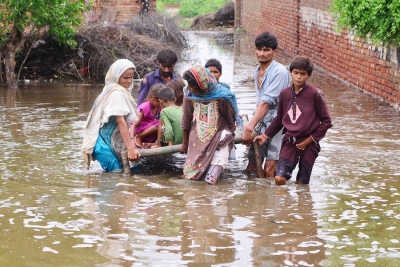 Lack of clean drinking water spiking diseases in flood-hit Pak | Lack of clean drinking water spiking diseases in flood-hit Pak