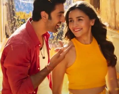 Ranbir-Alia's 'Kesariya' full version sparks a meme fest | Ranbir-Alia's 'Kesariya' full version sparks a meme fest