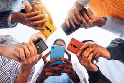 India's smartphone users benefit by Rs 6 for every Re 1 they spend: Study | India's smartphone users benefit by Rs 6 for every Re 1 they spend: Study