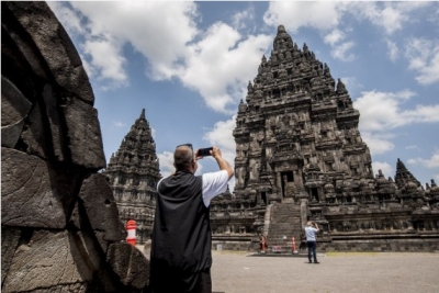 Indonesia reopens borders for int'l tourists with limited valid visas | Indonesia reopens borders for int'l tourists with limited valid visas