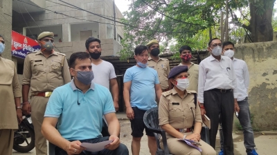 Gang running online sex racket busted in Noida, 2 held | Gang running online sex racket busted in Noida, 2 held