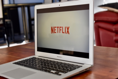 Netflix loses 2 lakh paid subscribers in Q1, shares tank 20% | Netflix loses 2 lakh paid subscribers in Q1, shares tank 20%