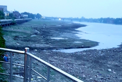SC orders immediate cleaning of Yamuna river bed in Agra | SC orders immediate cleaning of Yamuna river bed in Agra SC orders immediate cleaning of Yamuna river bed in Agra | SC orders immediate cleaning of Yamuna river bed in Agra