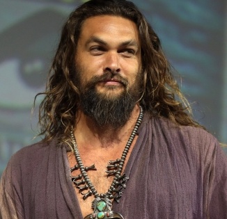 Jason Momoa shows off his bare butt in new workout video | Jason Momoa shows off his bare butt in new workout video