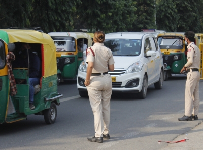 Nearly 5 lakh 'challans' issued to mask rule violators in Delhi | Nearly 5 lakh 'challans' issued to mask rule violators in Delhi Nearly 5 lakh 'challans' issued to mask rule violators in Delhi | Nearly 5 lakh 'challans' issued to mask rule violators in Delhi