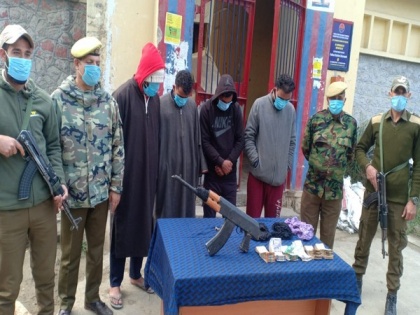 Four extortionists arrested with dummy AK-47, robbed cash in J-K's Budgam | Four extortionists arrested with dummy AK-47, robbed cash in J-K's Budgam