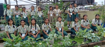 Unique roof garden in Bengal school produces vegetables for mid-day meal | Unique roof garden in Bengal school produces vegetables for mid-day meal