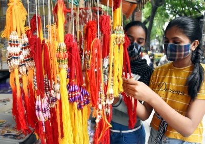 Festival helps bring cheer to markets in Taj city | Festival helps bring cheer to markets in Taj city