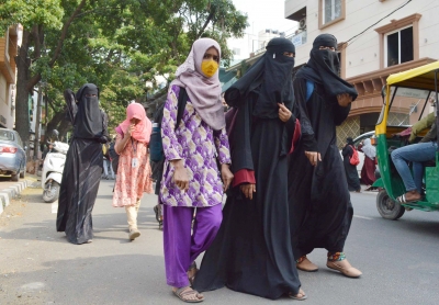 K'taka SSLC exams: Hijab clad invigilator suspended | K'taka SSLC exams: Hijab clad invigilator suspended K'taka SSLC exams: Hijab clad invigilator suspended | K'taka SSLC exams: Hijab clad invigilator suspended