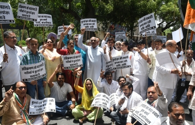 Delhi Congress protests outside BJP HQ over anti-encroachment drives | Delhi Congress protests outside BJP HQ over anti-encroachment drives